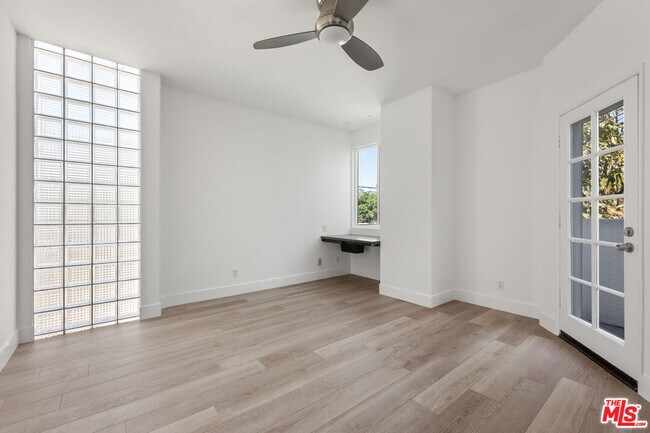 Building Photo - 1131 N Formosa Ave