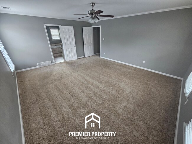 Building Photo - Spacious 4BR Germantown Home w/ Fireplace & Fenced Yard