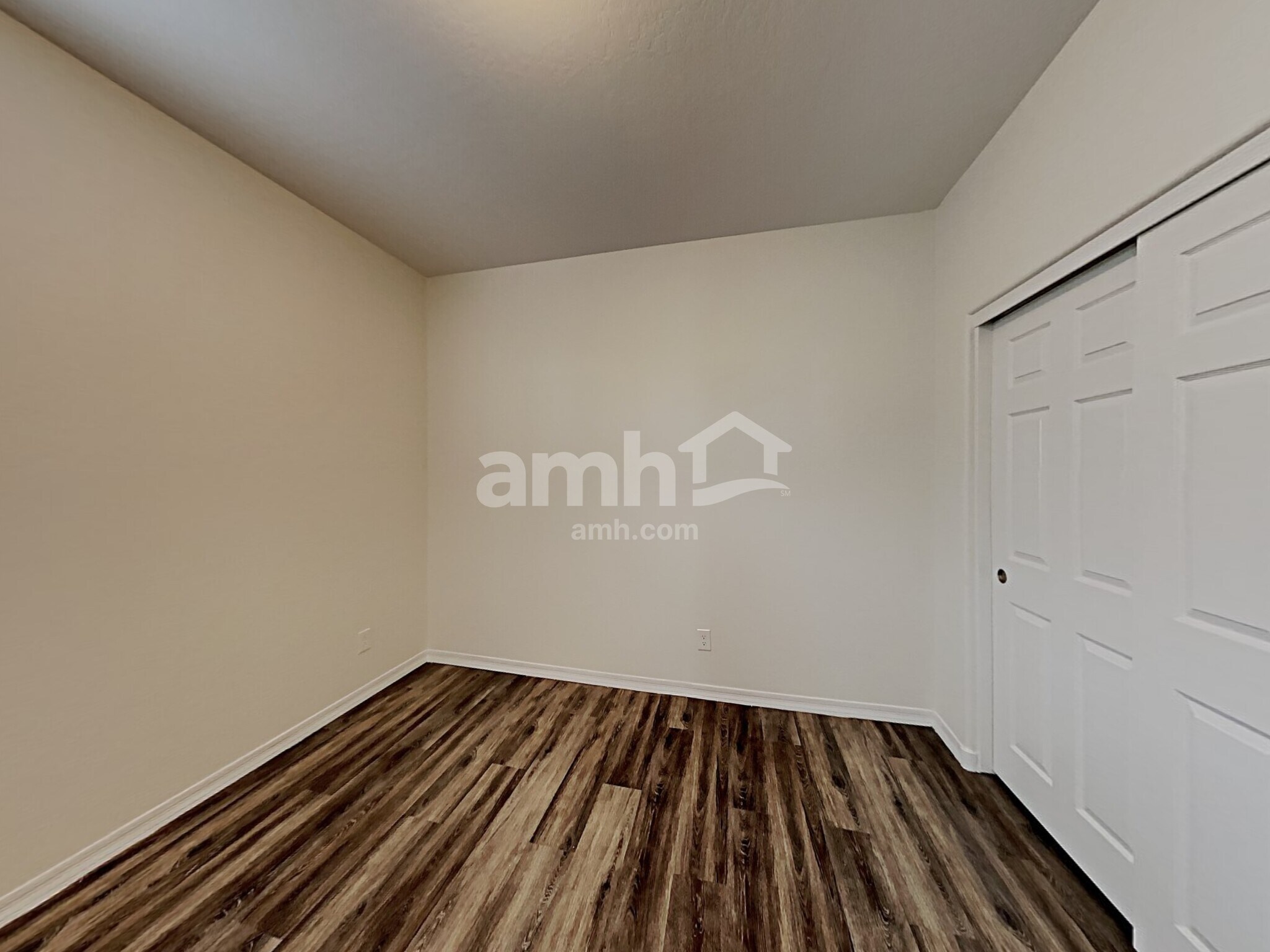 Building Photo - 16815 W Portland St