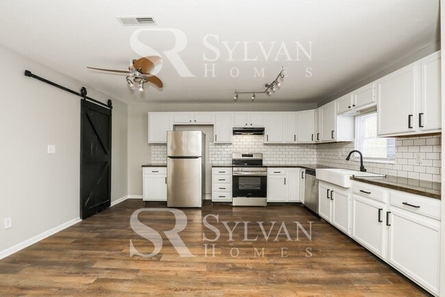 Building Photo - Rest. Relax. Recharge. Home awaits!