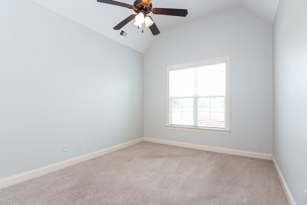 Building Photo - 4675 W Petite Loop