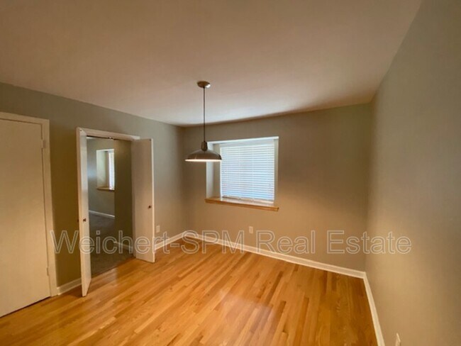 Building Photo - 1843 Fernspring Cove