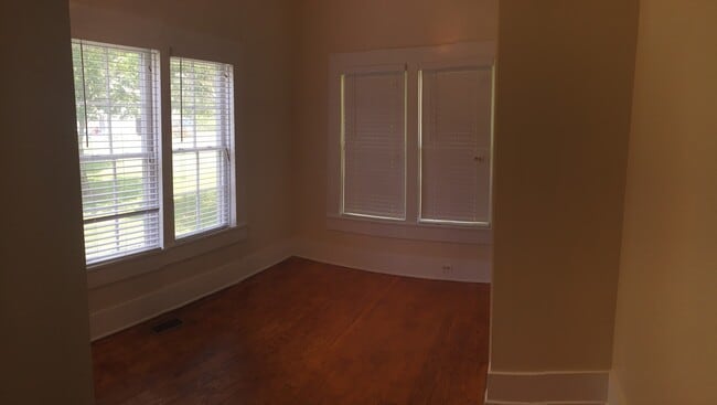 Building Photo - Remodeled 3 BDR / 1 BA Home, Small Town Living