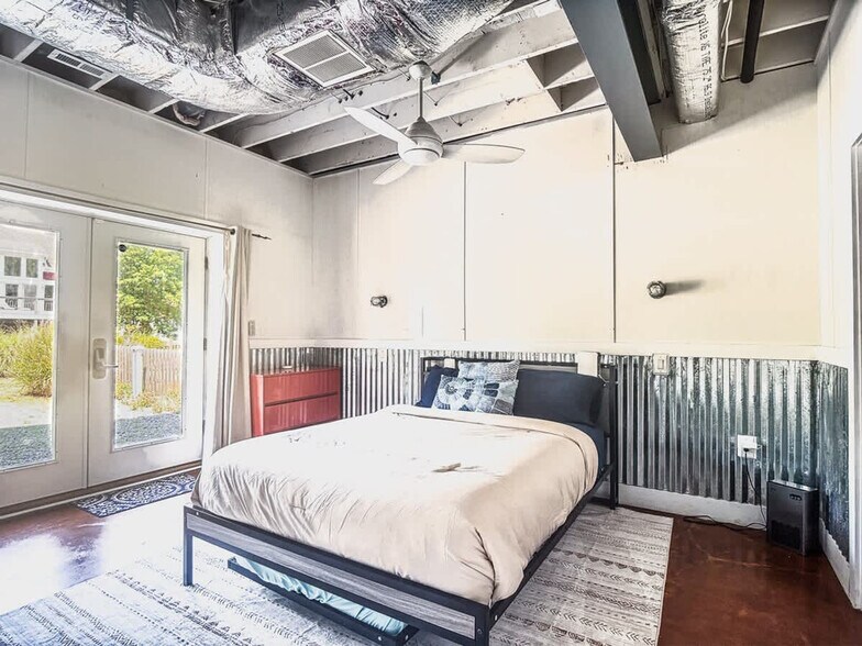 Building Photo - 15378 Holly Dr