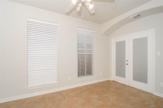 Building Photo - 1504 Birdsall St