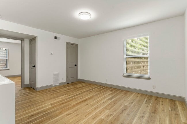 Building Photo - ONYX at 37th