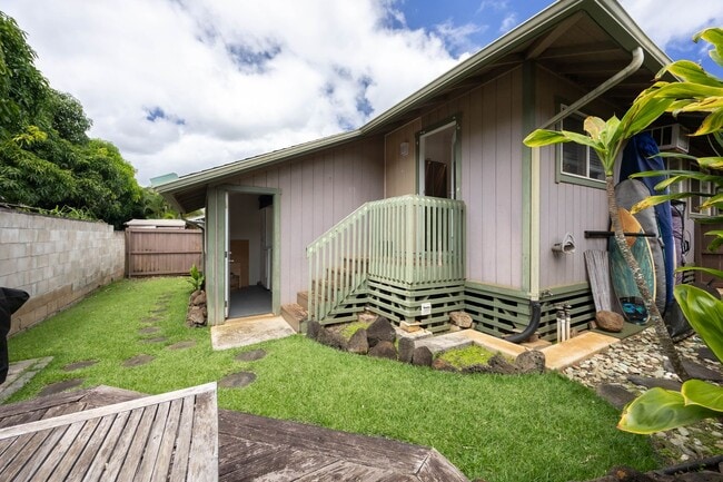 Building Photo - North Shore Boho Aloha Cottage | 2 Bed, 1 Bath | Available August 1, 2026