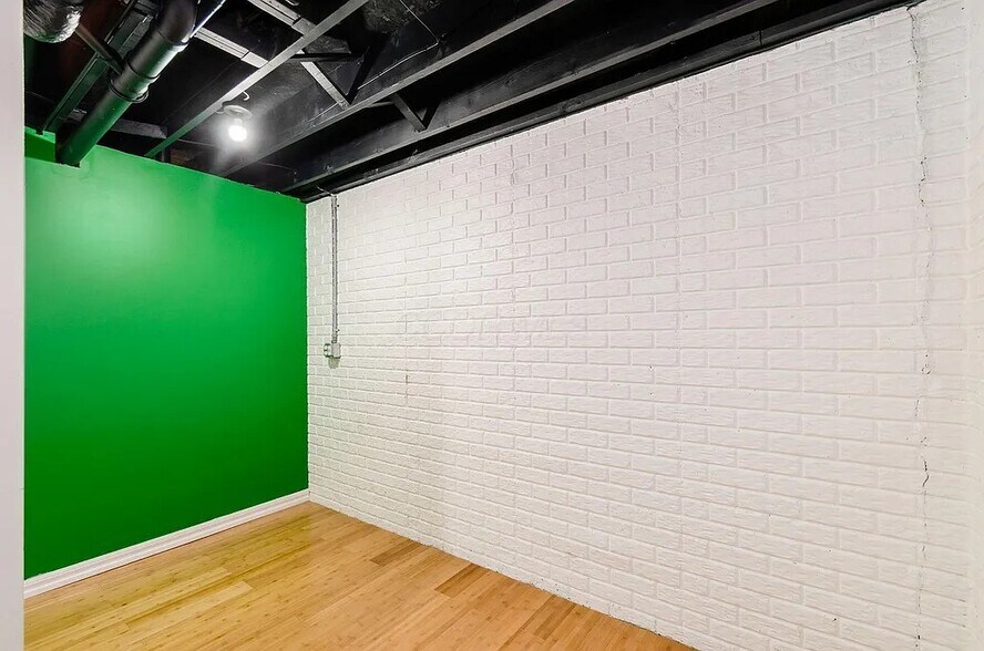 Building Photo - 6710 Bethany Dr