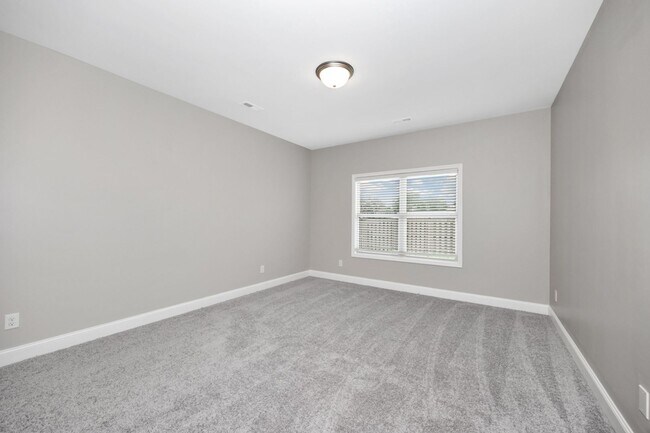 Building Photo - 153 Cherry Laurel Dr