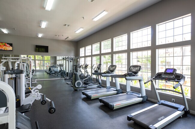 Fitness Center - Memorial Heights at Washington