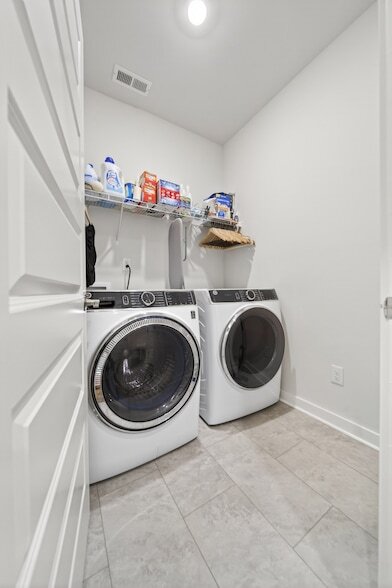 Building Photo - 313 Gingerwood Ln