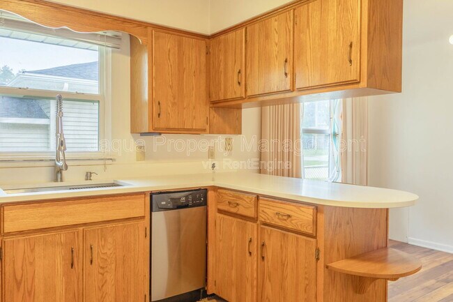 Building Photo - 2726 Applelane Ave