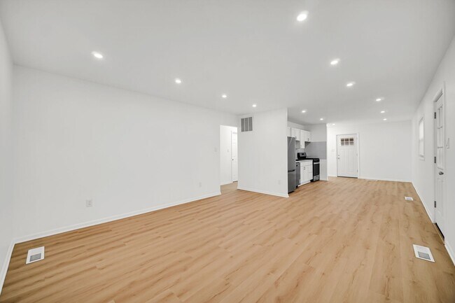 Building Photo - 3 Bedroom 1 Bathroom House for Rent!