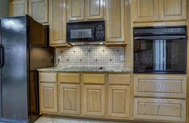 Building Photo - 3400 Dowland Dr