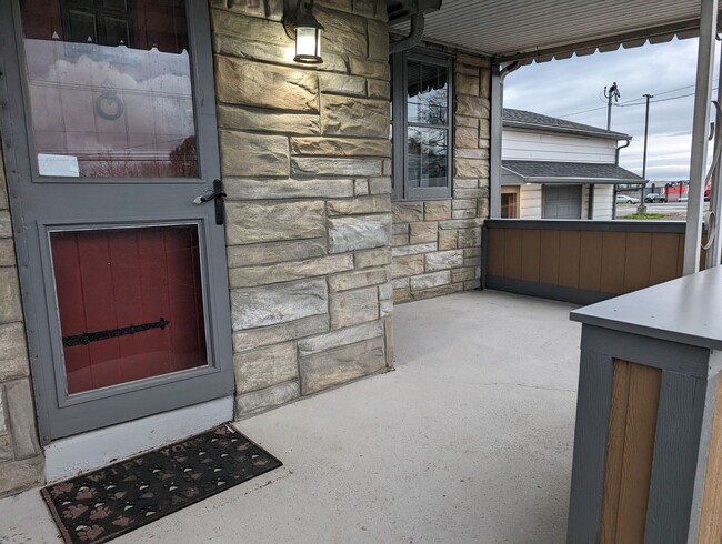 Primary Photo - Spacious 4 Bed 2.5 Bath Home