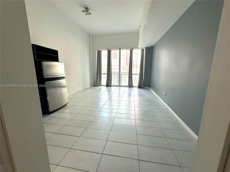 Primary Photo - 244 Biscayne Blvd