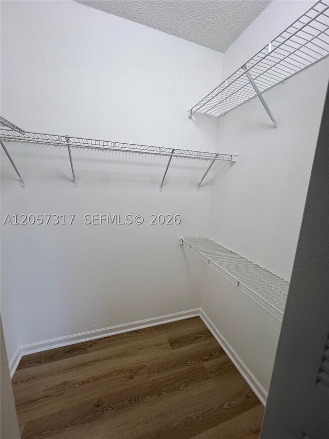 Building Photo - 202 Sable Palm Way