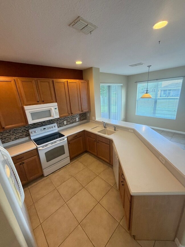 Building Photo - 4576 Barbados Loop
