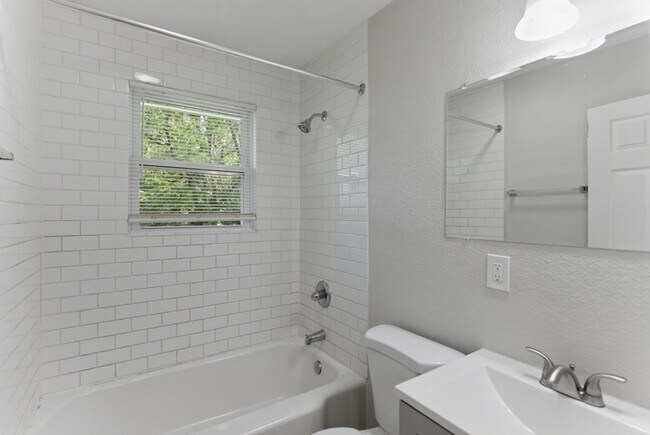 Building Photo - 297 S Benedict Ave