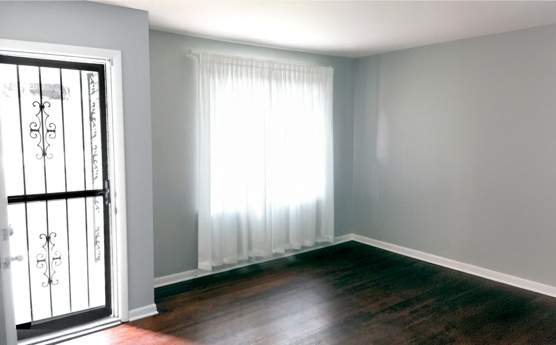 Living room with beautiful hardwood floors - 1404 Winthorne Drive