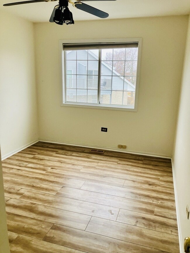 Building Photo - 3524 Willowview Ct