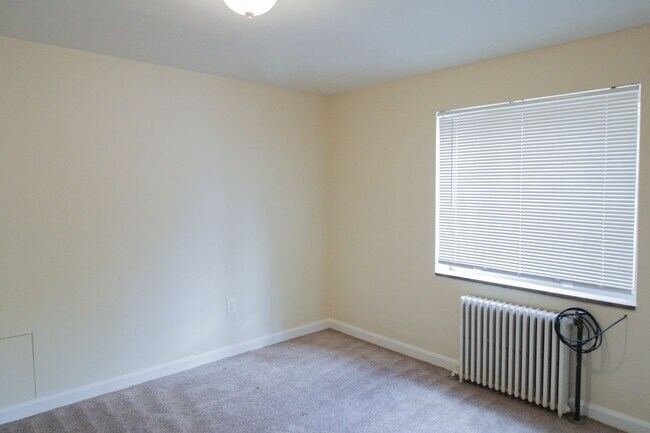 Building Photo - BLA 36 Washington