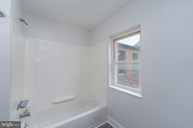 Building Photo - 1722 Eastern Ave