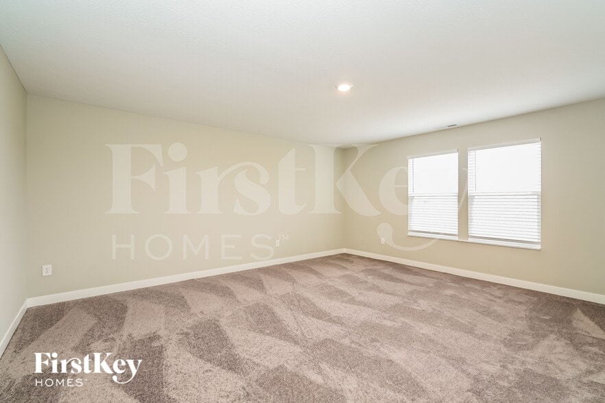 Building Photo - 2332 S Carlota Dr