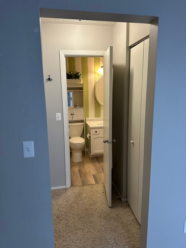 Building Photo - 308 W Lake Dr