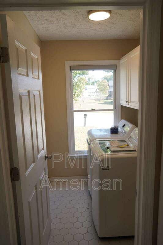 Building Photo - 1142 Blankshire Rd