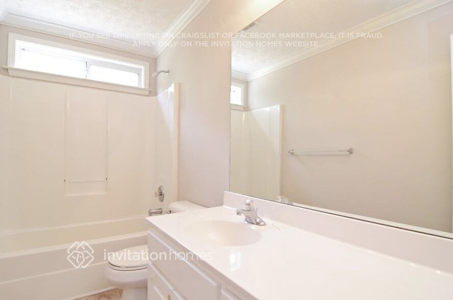 Building Photo - 6 Moss Ct