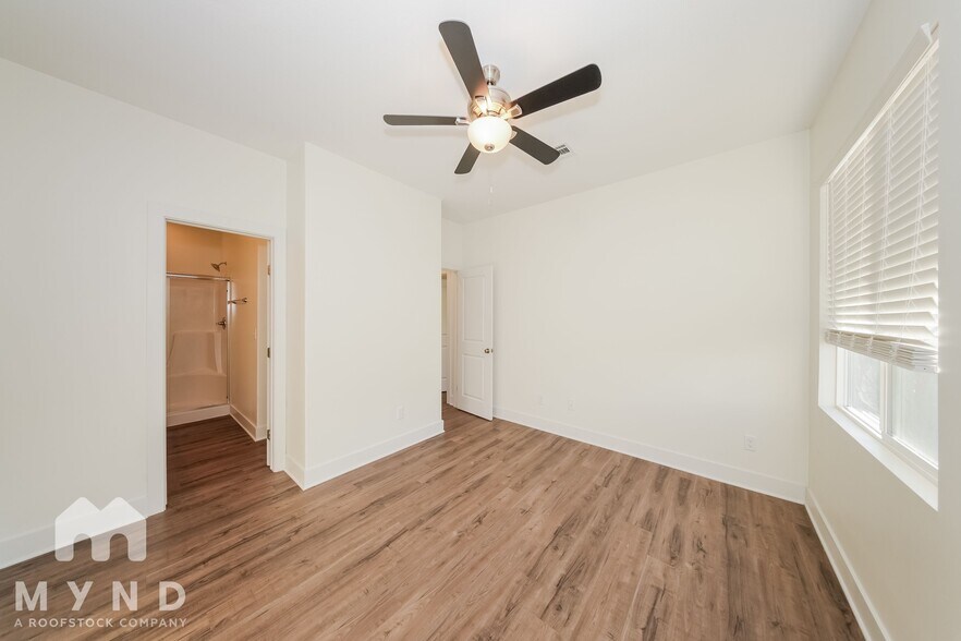 Building Photo - 5764 E Bristol Cir