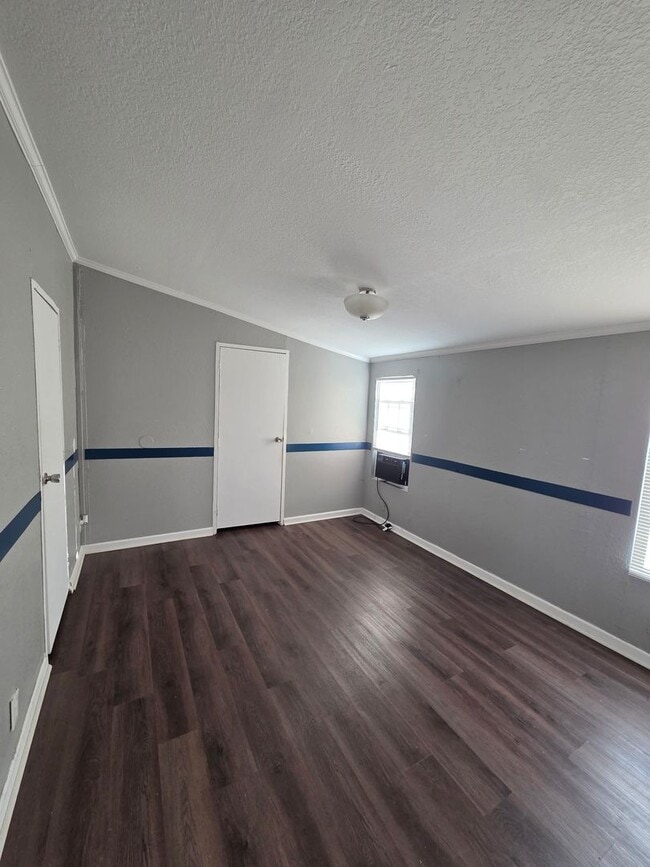 Building Photo - 3 Bed/2 Bath Mobile