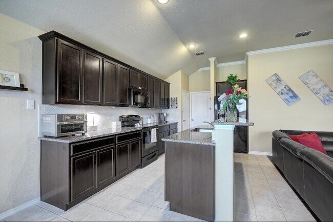 Building Photo - 11701 Summer Springs Dr