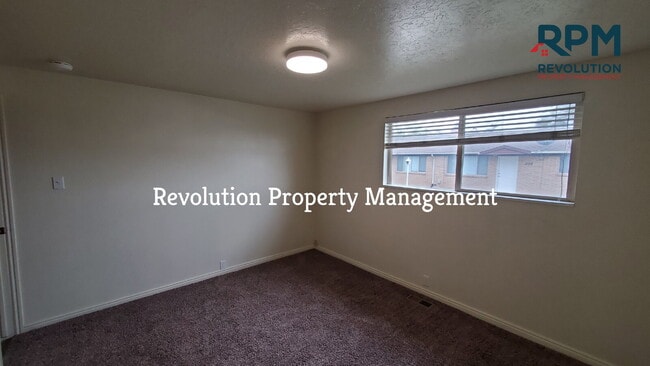 Building Photo - 607 N