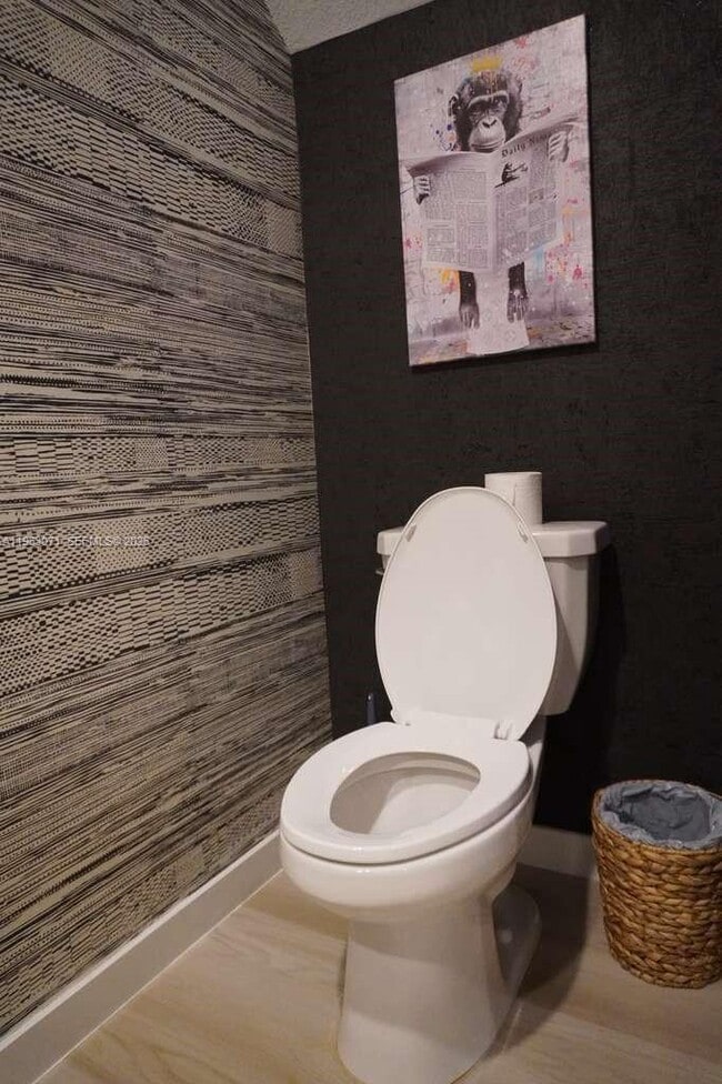 Building Photo - 385 NW 9th St