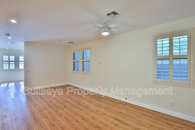 Building Photo - 7321 N 89th Dr