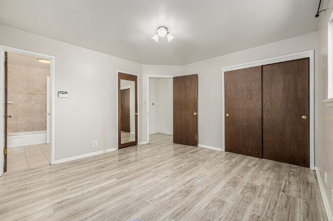 Building Photo - Great 3 Bed 3 Bath Hilltop Home for rent.