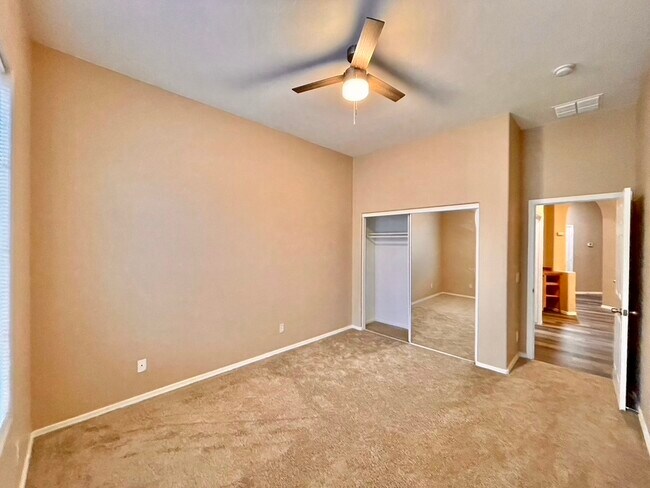 Building Photo - 2916 W Windsong Dr