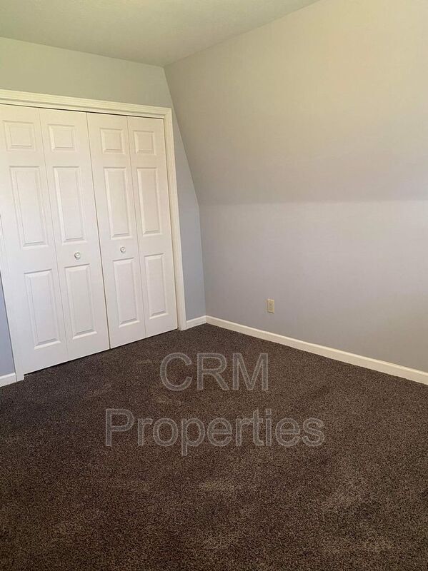 Building Photo - 522 Naphew Ln