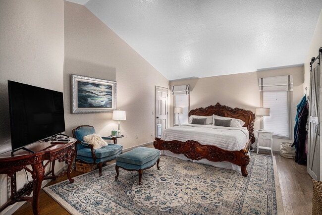 Building Photo - "Spacious 4-Bedroom Retreat with 3.5 Baths...