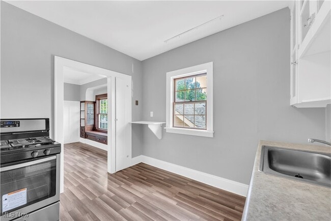 Building Photo - 3274 W 130th St