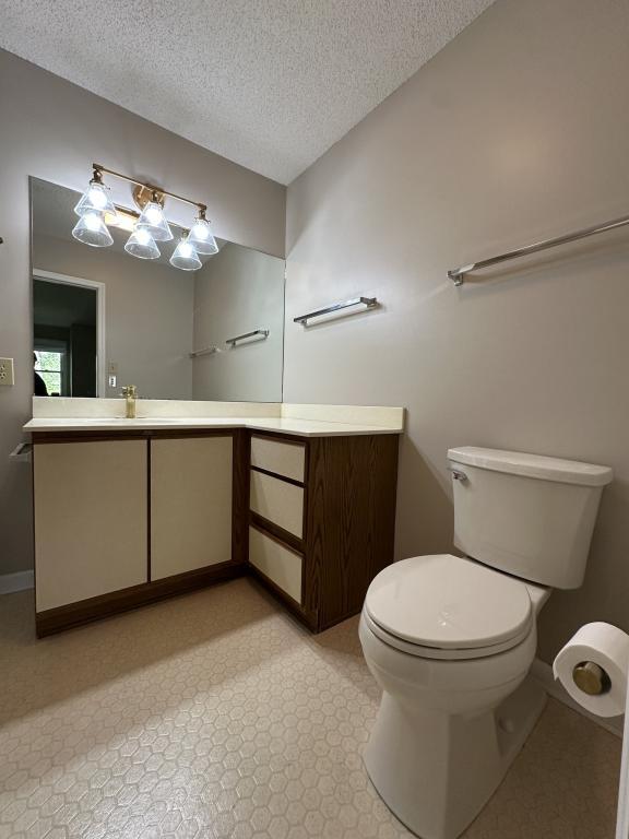 Building Photo - 14 Willow Tree Run