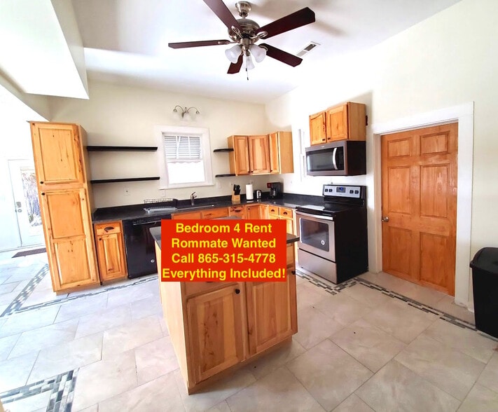 Building Photo - 526 Monroe St