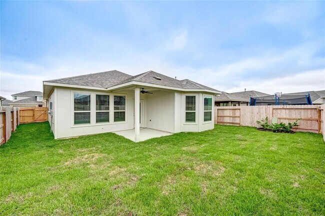 Building Photo - 18822 Fulvetta Haven Way