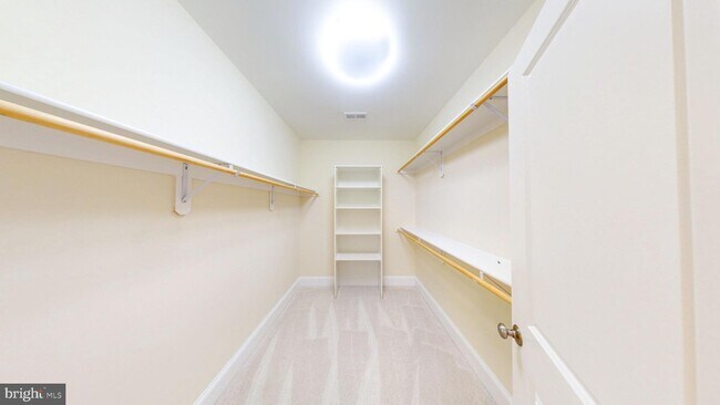 Building Photo - 6403 Earlham Dr