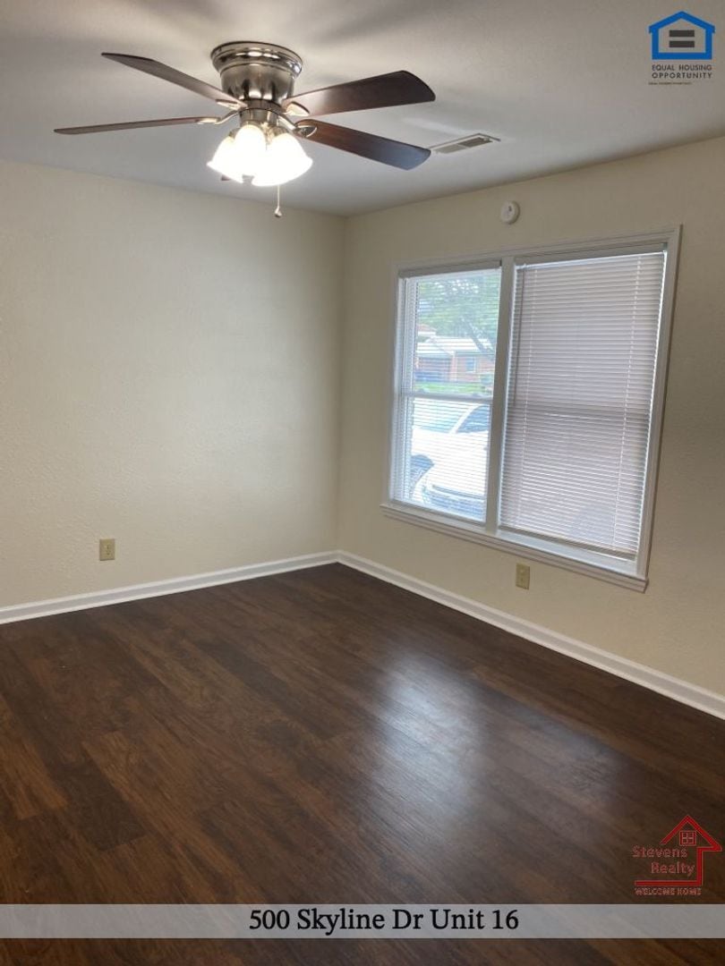 Building Photo - 500 Skyline Dr