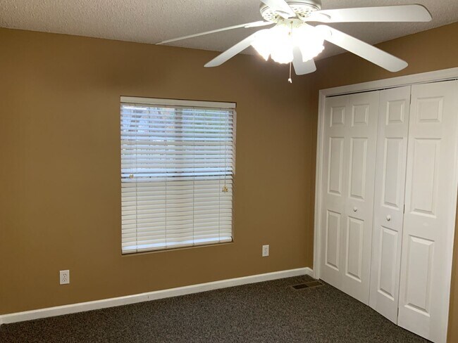 Building Photo - Coolant River Water Front 4 Bedrooms / 2 F...