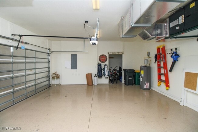 Building Photo - 9025 Alturas St