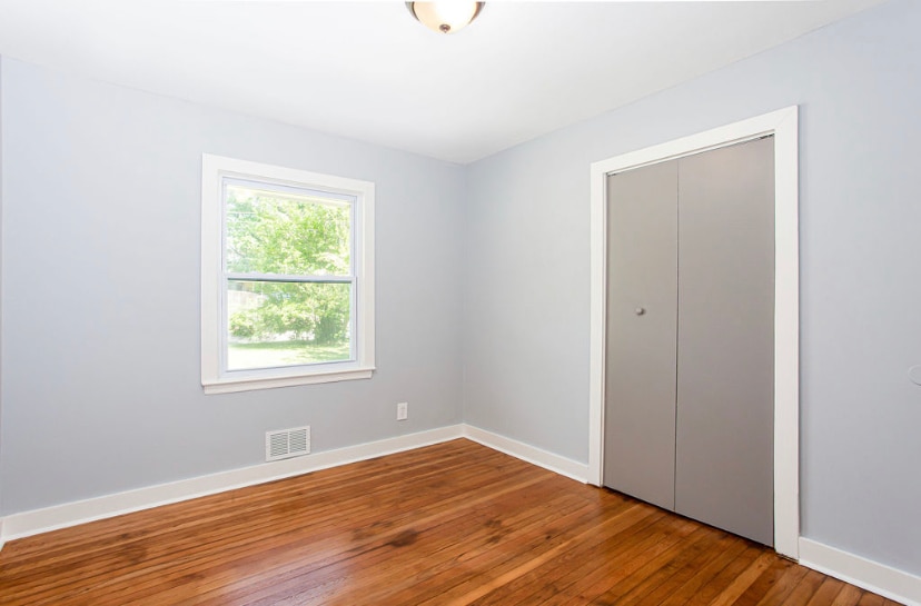 Building Photo - 1155 Evelyn Drive
